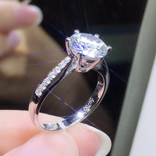 Load image into Gallery viewer, Round Cut Moissanite Diamond Ring
